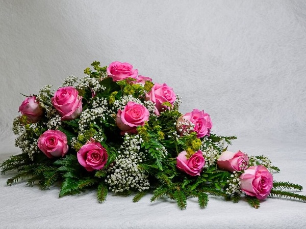 126. Kukkalaite ruususta ja harsosta